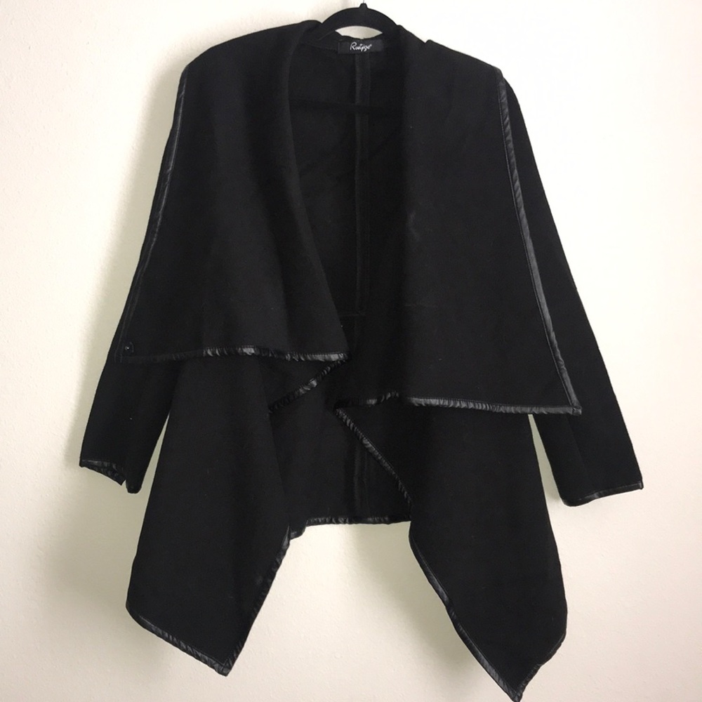 Black jacket that wraps